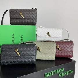 Picture of Bottega Veneta Handbags _SKUfw184068544fw